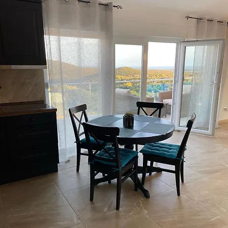 Apartment Oliwa Vinišće